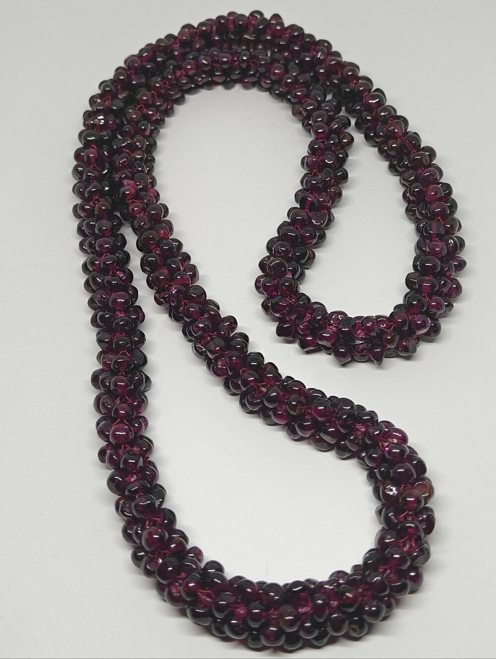 Vintage 80s genuine almandine garnet woven rope necklace